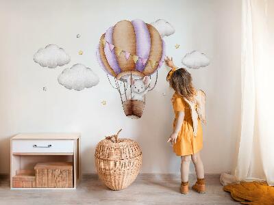 Wandsticker 60x70 Die Ballonfahrt einer Maus in Pastellwolken