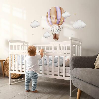 Wandsticker 60x70 Die Ballonfahrt einer Maus in Pastellwolken