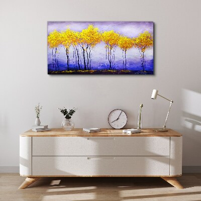 Foto auf leinwand Goldene Bäume in einer violetten Landschaft