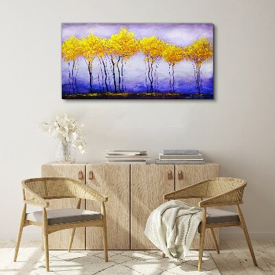 Foto auf leinwand Goldene Bäume in einer violetten Landschaft