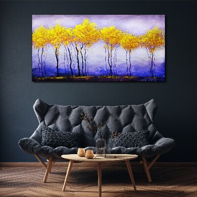 Foto auf leinwand Goldene Bäume in einer violetten Landschaft