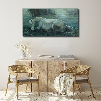 Bild auf leinwand Ein ruhiges Pferd in einer Waldlandschaft