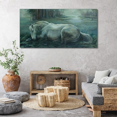 Bild auf leinwand Ein ruhiges Pferd in einer Waldlandschaft