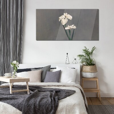 Glasbild Weiße Schwertlilien auf grauem Hintergrund
