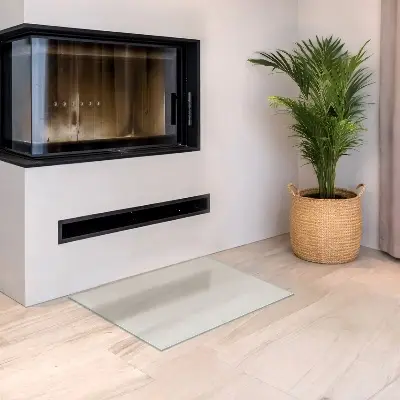 Halbtransparente rechteckige Glasplatte für Kamin