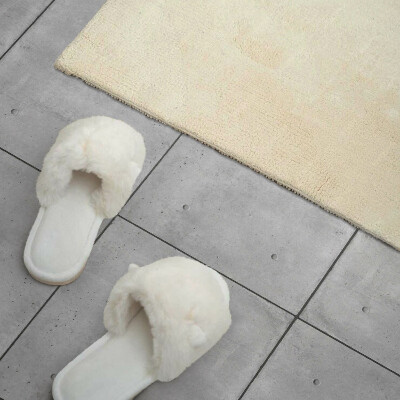 Rechteckige wandverkleidung innen Rohbeton im minimalistischen Stil