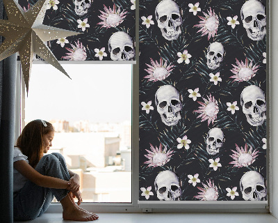 Rollo ohne bohren Schädel zwischen Blumen