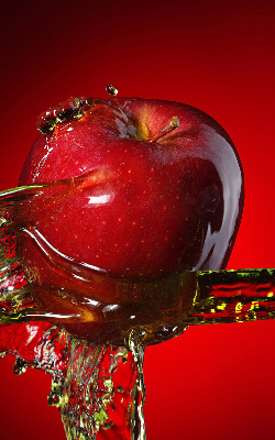 Rollo Apfel mit Wasser übergossen