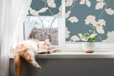 Fensterrollo ohne bohren Weiße Vögel auf weißen Blumen