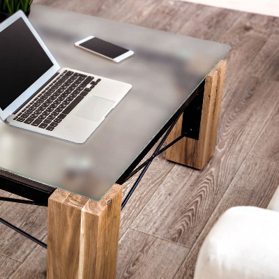 Tischplatte aus halbtransparentem Glas in quadratischer Form