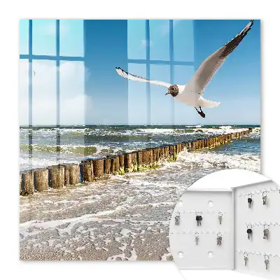 Meereslandschaft mit einer Möwe am Strand