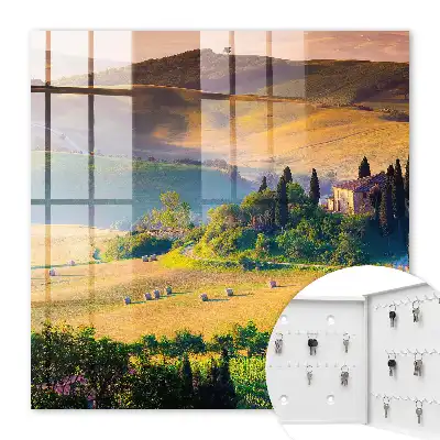 Toskanische Idylle mit einem Haus auf einem Hügel