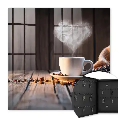 Kaffeeherz auf dem Tisch