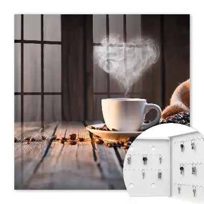 Kaffeeherz auf dem Tisch