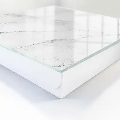 Graue Eleganz mit Mustern