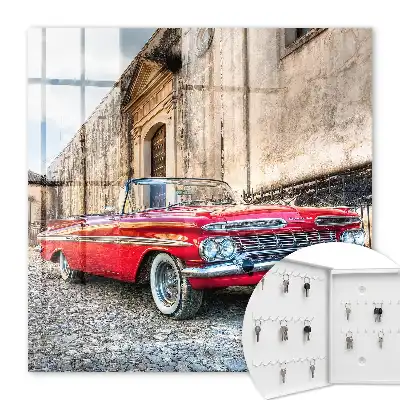 Retro-Auto vor architektonischem Hintergrund