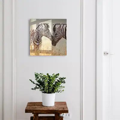 Zebras zusammen auf beigem Hintergrund