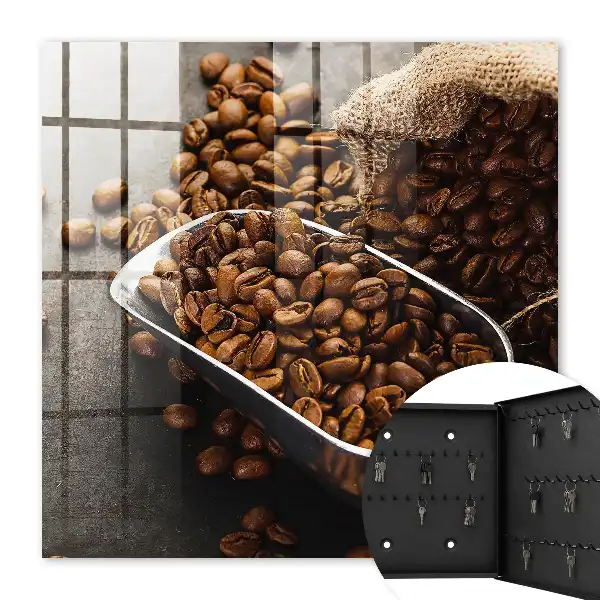 Kaffeebohnen in einer Metallkelle