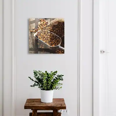 Kaffeebohnen in einer Metallkelle