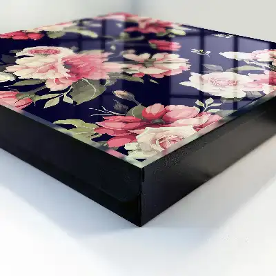 Romantische Blumen vor dunklem Hintergrund