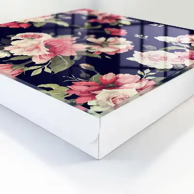 Romantische Blumen vor dunklem Hintergrund