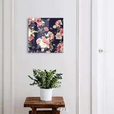 Romantische Blumen vor dunklem Hintergrund