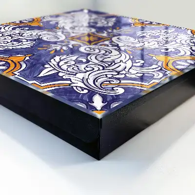 Pflanzenornament mit Motiven
