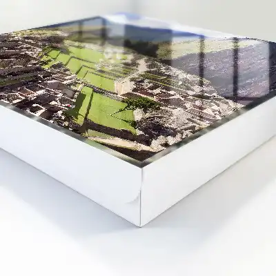 Bergstadt mit Steingebäuden