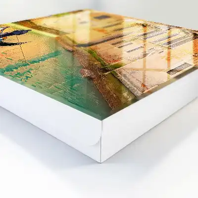 Ein venezianischer Kanal mit Gebäuden im Hintergrund