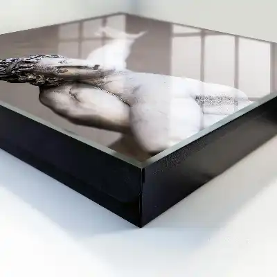 Klassische Skulptur mit dynamischer Geste