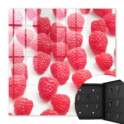 Rosa Himbeeren vor hellem Hintergrund