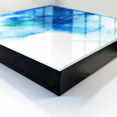 Blaue Wellen mit grünen Akzenten