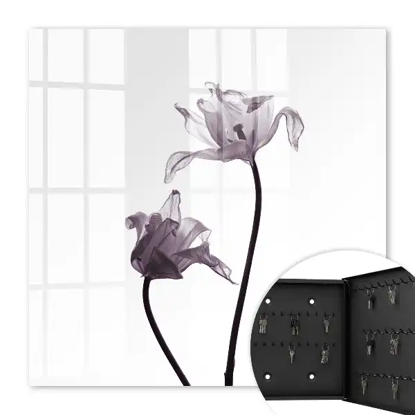 Minimalistische Blumen vor hellem Hintergrund