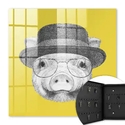 Im Hintergrund ein fröhliches gelbes Schwein.