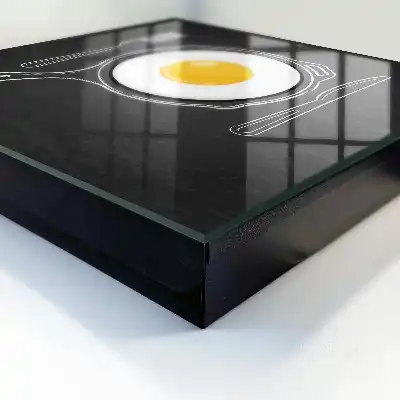 Spiegelei vor schwarzem Hintergrund