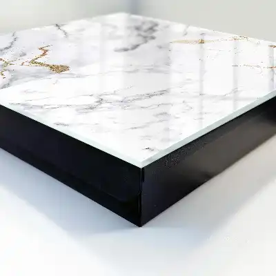 Minimalistisches Marmormuster mit Adern