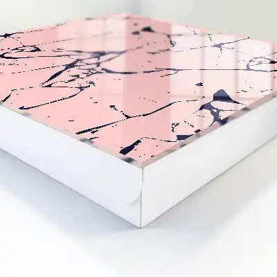 Marmormosaik mit schwarzen Linien