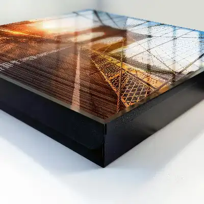 Die untergehende Sonne erzeugt Symmetrie.