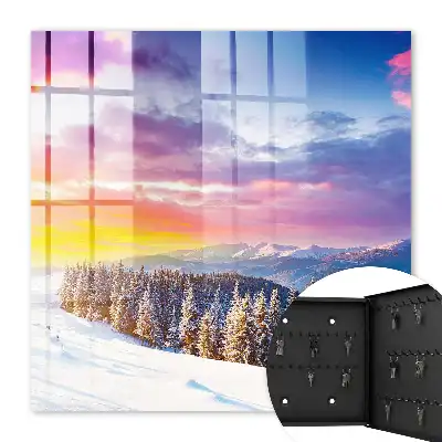 Wintersonnenuntergang in den Bergen