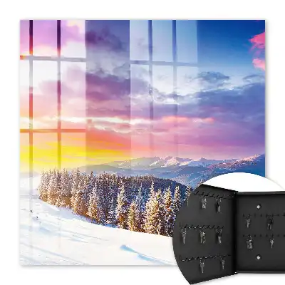 Wintersonnenuntergang in den Bergen