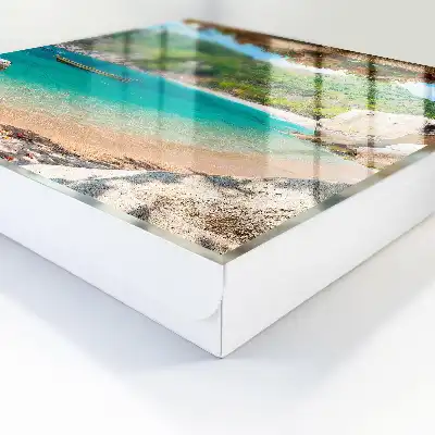 Ein paradiesischer Blick auf grüne Hügel