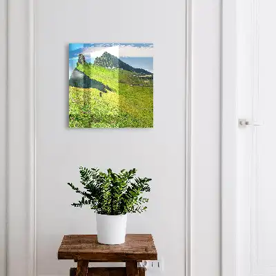 Grüne Berge, blauer Himmel