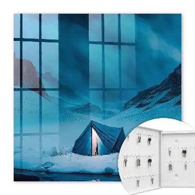Blaue Nacht mit einem erleuchteten Zelt