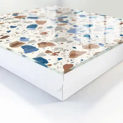 Steinmosaik mit blauen Akzenten