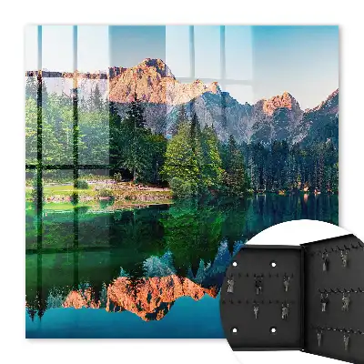 Berglandschaft rund um den See