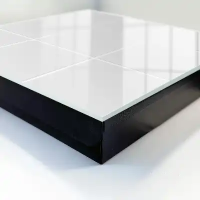 Leuchtende Fliesen in minimalistischem Design