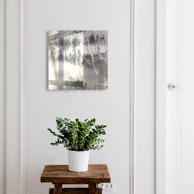 Nebelverhangenes Grün für eine friedliche Atmosphäre
