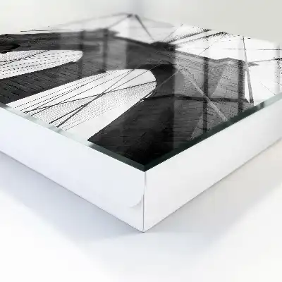 Die Architektur der Brücke ist voller Symmetrie.