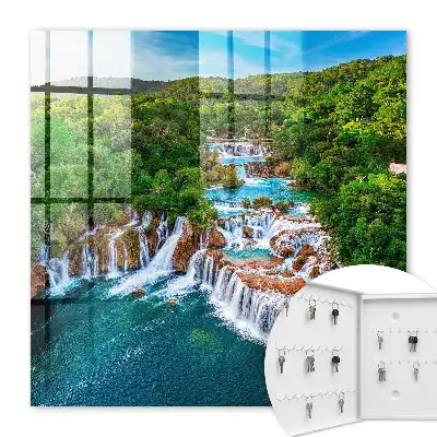Wandbild mit natürlichen Wasserfällen und üppigem Grün