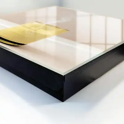 Glasfrieden mit Rauchinhalt